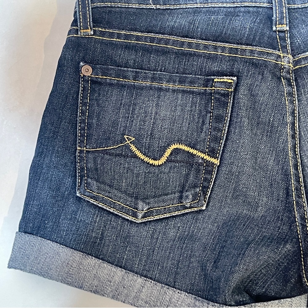 7 For All Mankind Jean Shorts Women’s Size 25 Mid Roll Up Denim New York Dark - Picture 4 of 8